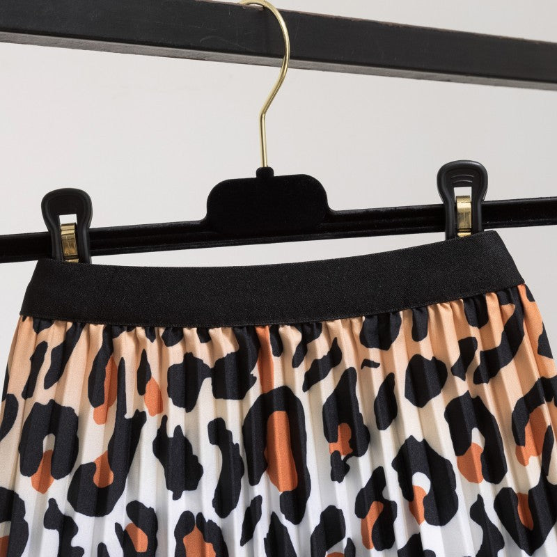 Wild at Heart: Embrace Summer Vibes with the New Digital Printing Leopard Print Skirt - European and American Fashion!