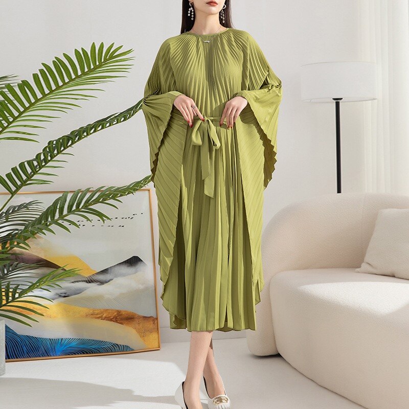 Designer Elegance: Oversized Solid O-Neck Pleated Dress for Chic Evenings and Beach Escapes