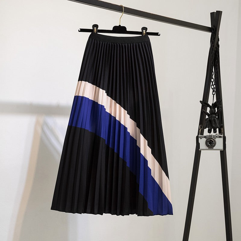 Chic Waves of Cuteness: Embrace Fashion with this Wavy Pleated Skirt