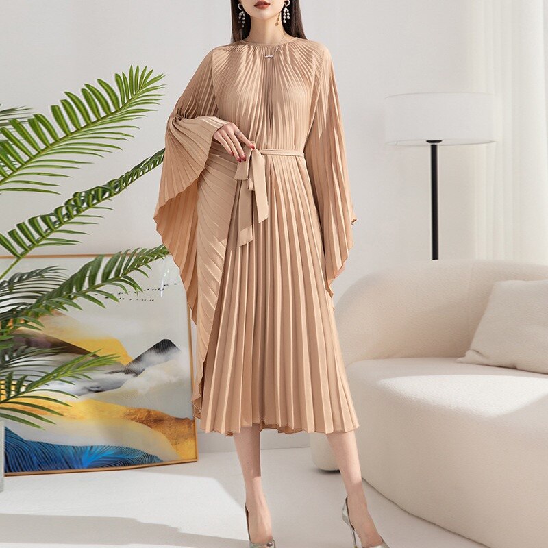 Designer Elegance: Oversized Solid O-Neck Pleated Dress for Chic Evenings and Beach Escapes