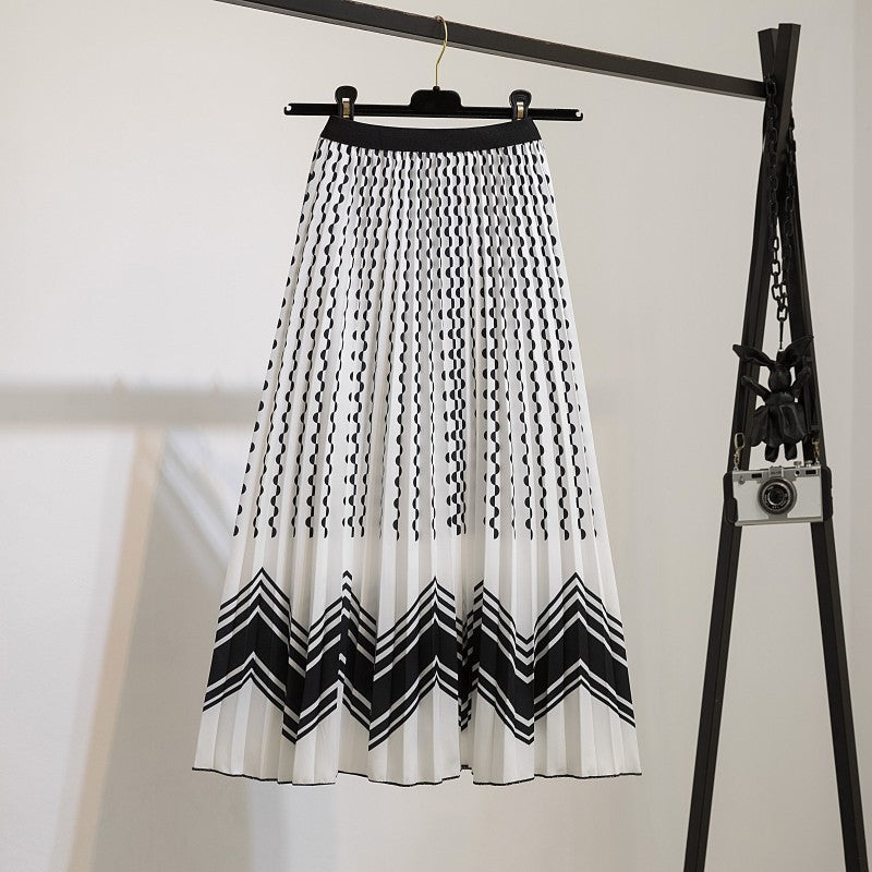 Chic Waves of Cuteness: Embrace Fashion with this Wavy Pleated Skirt