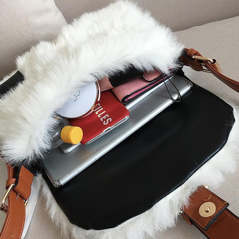 Luxurious Plush Autumn Winter Crossbody Bag: Cozy Elegance for the Colder Seasons