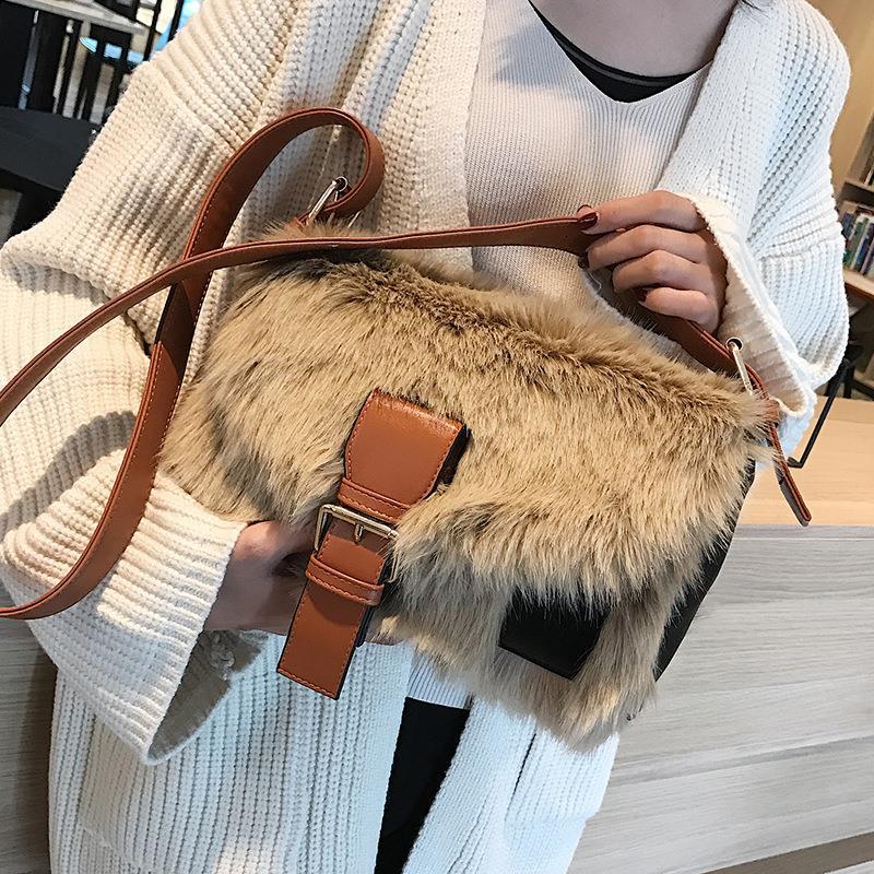 Luxurious Plush Autumn Winter Crossbody Bag: Cozy Elegance for the Colder Seasons